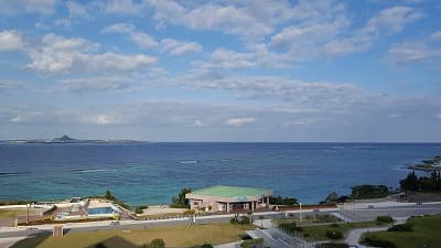 沖縄県国頭郡の旅行で訪れた観光名所、海洋博公園のエメラルドビーチ