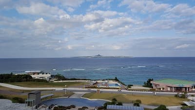 沖縄県国頭郡の旅行で訪れた観光名所、海洋博公園のエメラルドビーチ