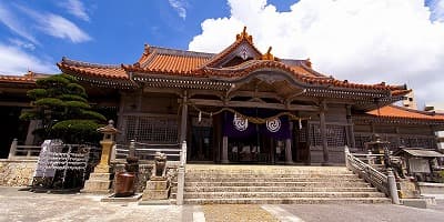 沖縄県の旅行で訪れた観光名所、普天間宮