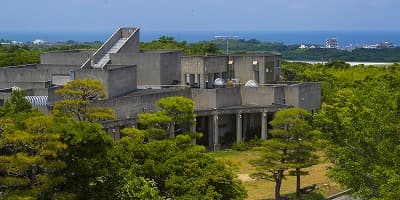 沖縄県宜野湾市の旅行で訪れた観光名所、佐喜眞美術館