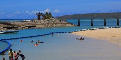 沖縄県糸満市の旅行で訪れた観光名所、美々ビーチ