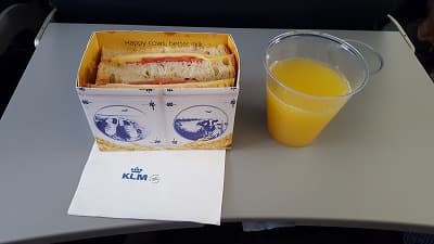 機内食：KLM プラハ→アムステルダム