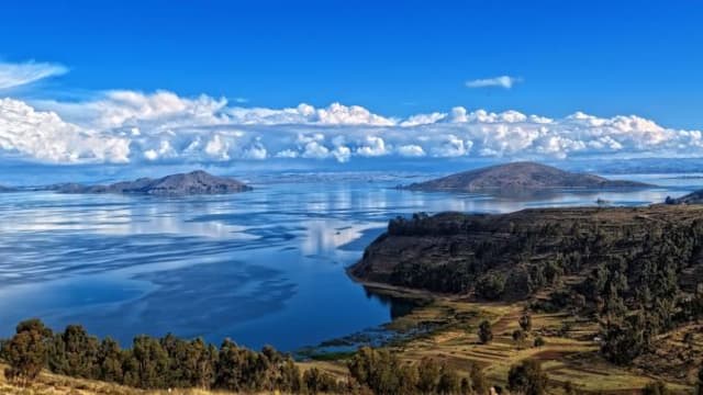 ペルー・プーノのチチカカ湖