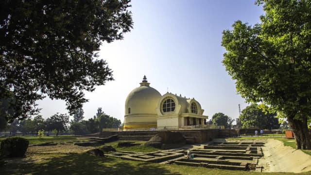 インド・クシナガラのパリニッバーナ寺院(涅槃堂)