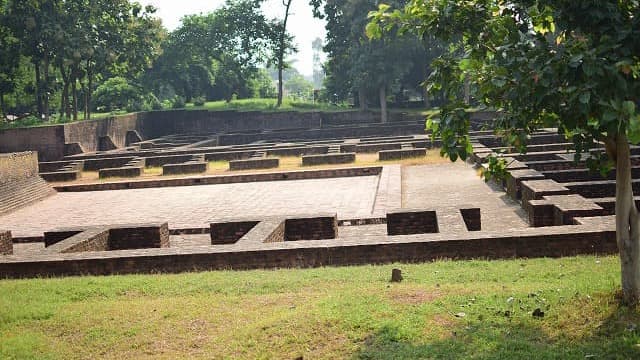インド・シュラバスティの祇園精舎僧院跡