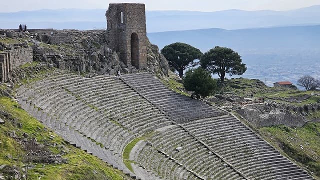 トルコ・イズミルのペルガモン(ベルガマ)の古代遺跡・屋外劇場
