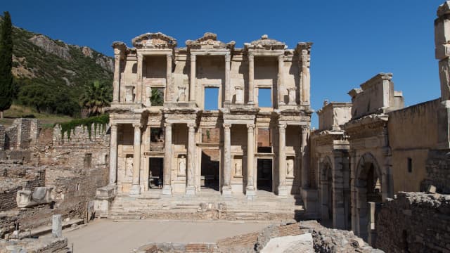 トルコ・イズミルのエフェソス遺跡・ケルスス図書館