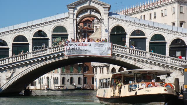 イタリア・ヴェネツィアのリアルト橋