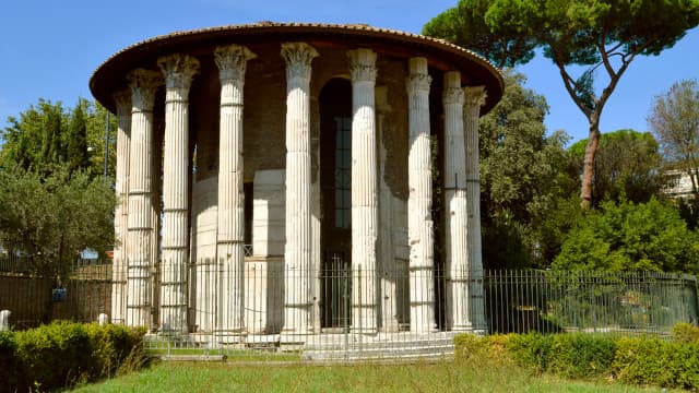 イタリア・ローマの旅行や観光地、フォルム・ボアリウム＿ヘラクレス神殿