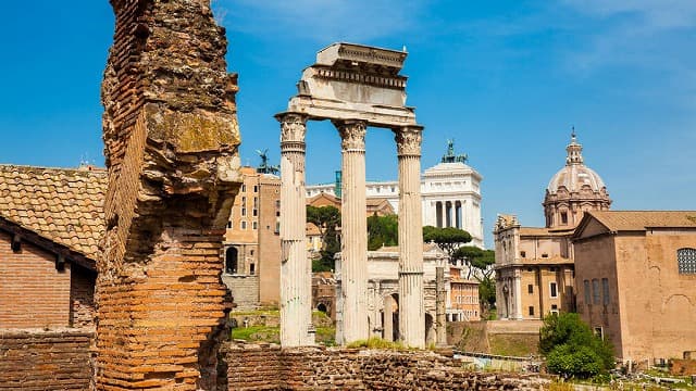 イタリア・ローマの旅行や観光地、フォロ・ロマーノ＿カストルとポルックスの神殿