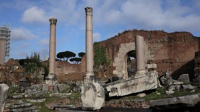 イタリア・ローマの旅行や観光地、フォロ・ロマーノ＿エミリアのバジリカ