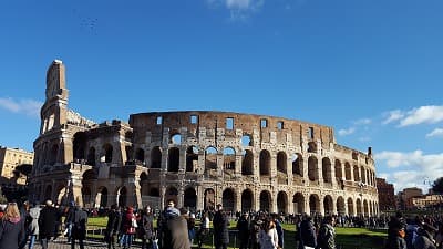 イタリア・ローマの旅行や観光地、コロッセオ（フラヴィウス円形闘技場）