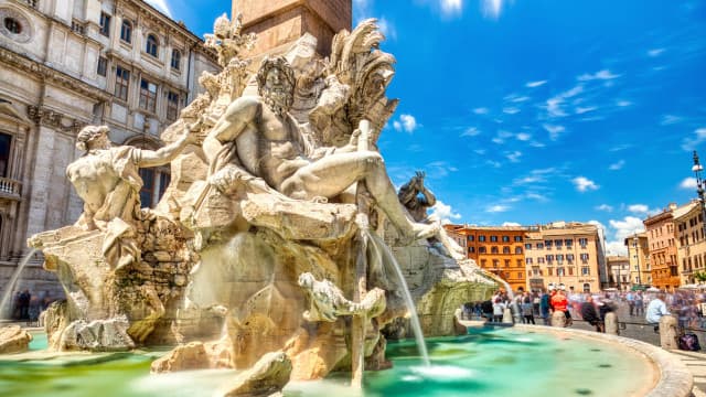 イタリア・ローマの旅行や観光地、ナヴォーナ広場＿四大河の噴水