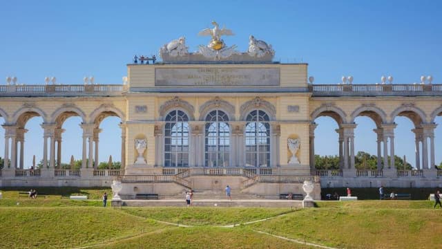 オーストリア・ウィーンのシェーンブルン宮殿の庭園