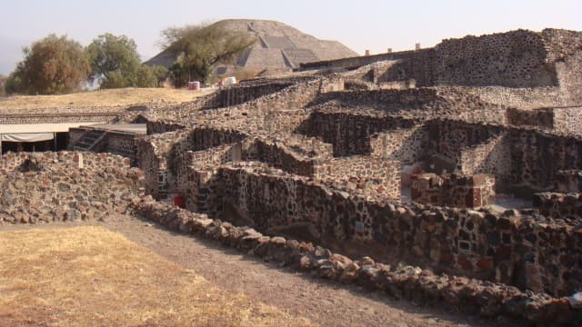 メキシコ・テオティワカン遺跡のケツァルパパロトルの宮殿