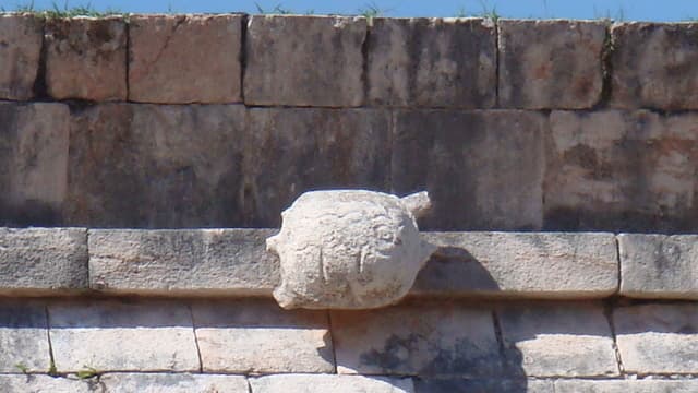 メキシコ・メリダのウシュマル遺跡の亀の家の装飾