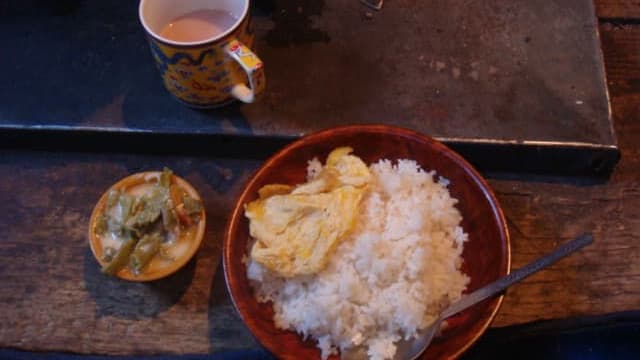 ブータン民家の朝食