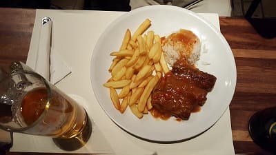 ギリシャ料理のスティファド