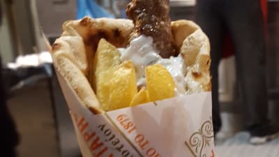 ギリシャ料理のギロピタ