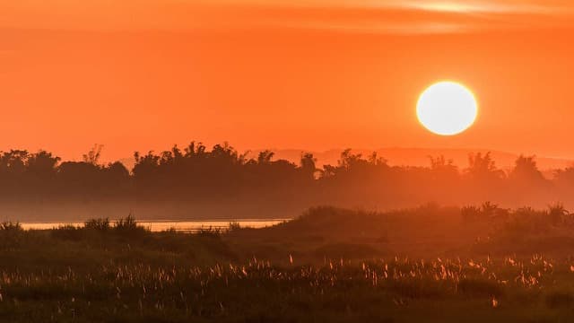 ラオスのラオスの夕陽