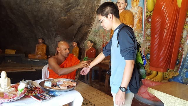 スリランカ・アヌラーダプラのイスルムニヤ精舎