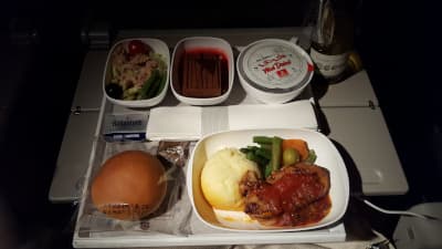 機内食：Emirates 成田→ドバイ