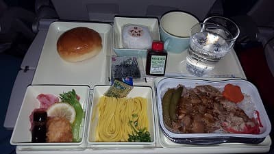 機内食：Vietnam Air 関西→ハノイ