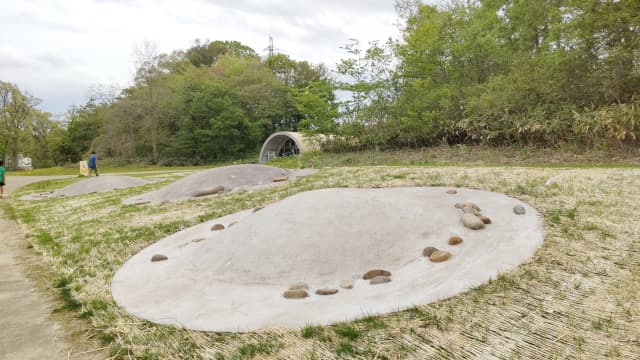 青森県青森市の三内丸山遺跡の土坑墓