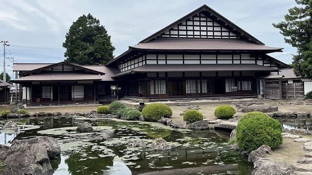 青森県黒石市の金平成園(澤成園)