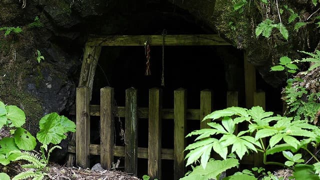 秋田県湯沢市の院内銀山早房坑