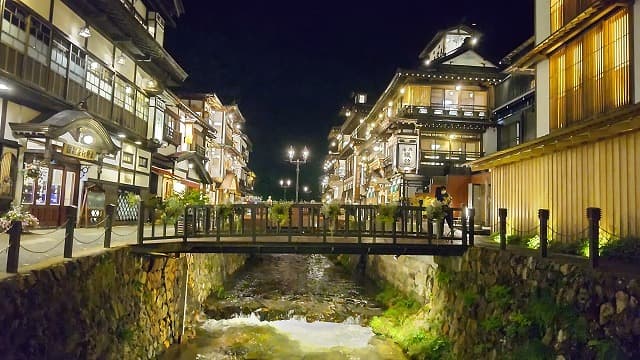 尾花沢市の銀山温泉