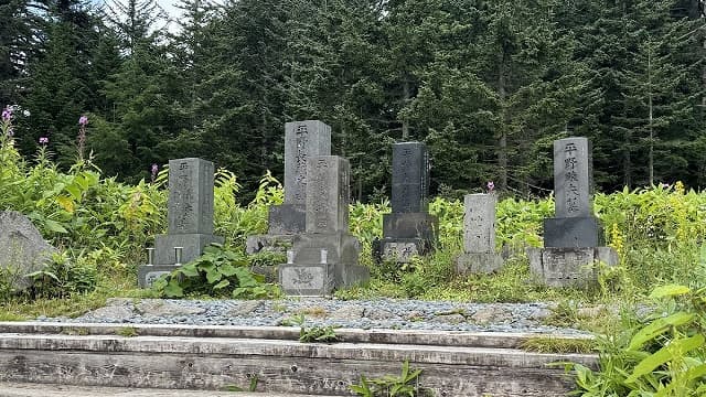 福島県南会津郡の平野家墓地