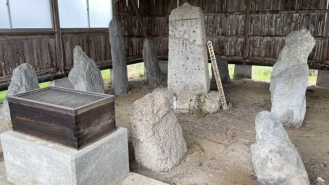 福島県大沼郡の大光寺供養塔(板碑)