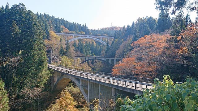 福島県大沼郡のアーチ三兄弟