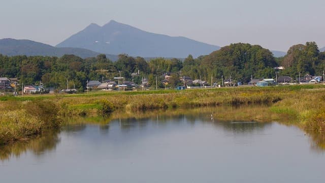 茨城県石岡市の恋瀬川と筑波山