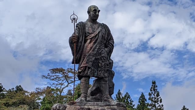 栃木県日光市の勝道上人像