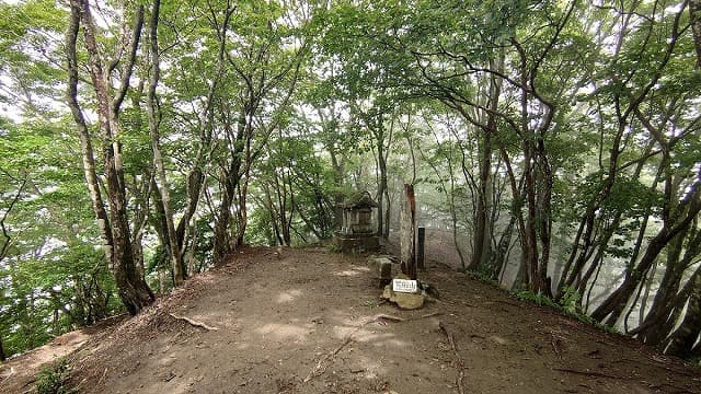 群馬県甘楽郡の荒船山山頂