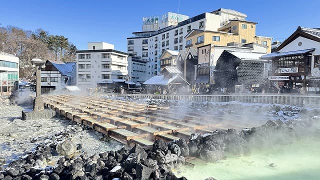 群馬県吾妻郡の湯畑