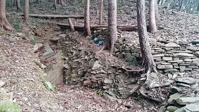 埼玉県比企郡の下里・青山板碑製作遺跡