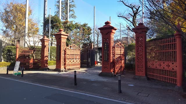 東京都新宿区の学習院旧正門