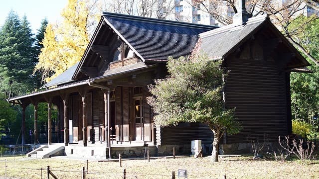 東京都台東区の旧岩崎邸撞球室