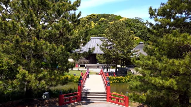 神奈川県横浜市の称名寺境内