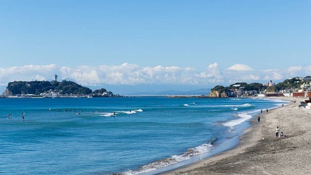 神奈川県鎌倉市の相模湾沿岸