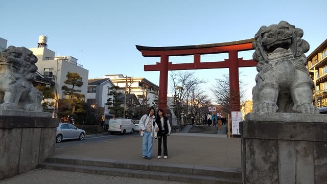 神奈川県鎌倉市の若宮大路と段葛