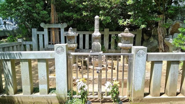 山梨県甲府市の武田晴信室三条氏墓