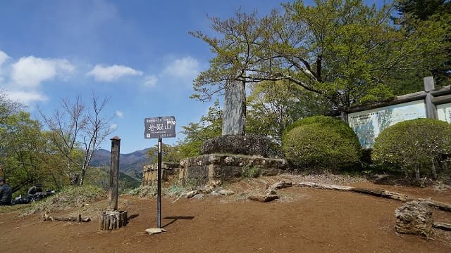 山梨県大月市の岩殿城跡