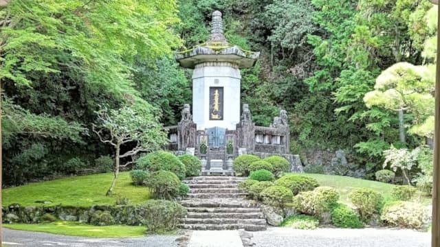 山梨県南巨摩郡の日蓮上人廟所
