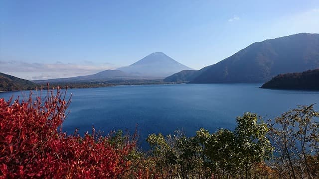 山梨県南都留郡の本栖湖