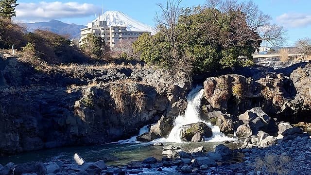 静岡県沼津市の鮎壺の滝