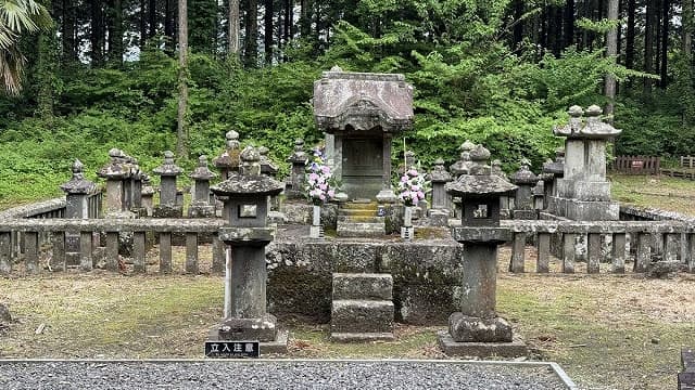 静岡県富士宮市の人穴富士講遺跡